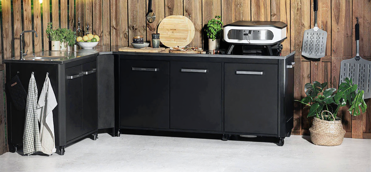 Cozze Outdoorküche Beispielaufbau mit Spülenschrank